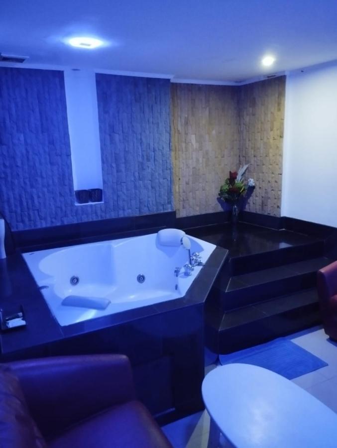 Galaxy Suites Pattaya Buitenkant foto