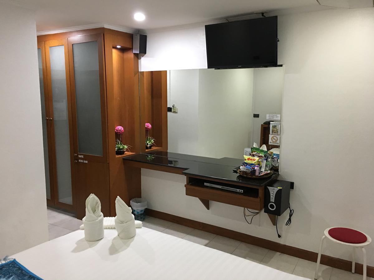 Galaxy Suites Pattaya Buitenkant foto